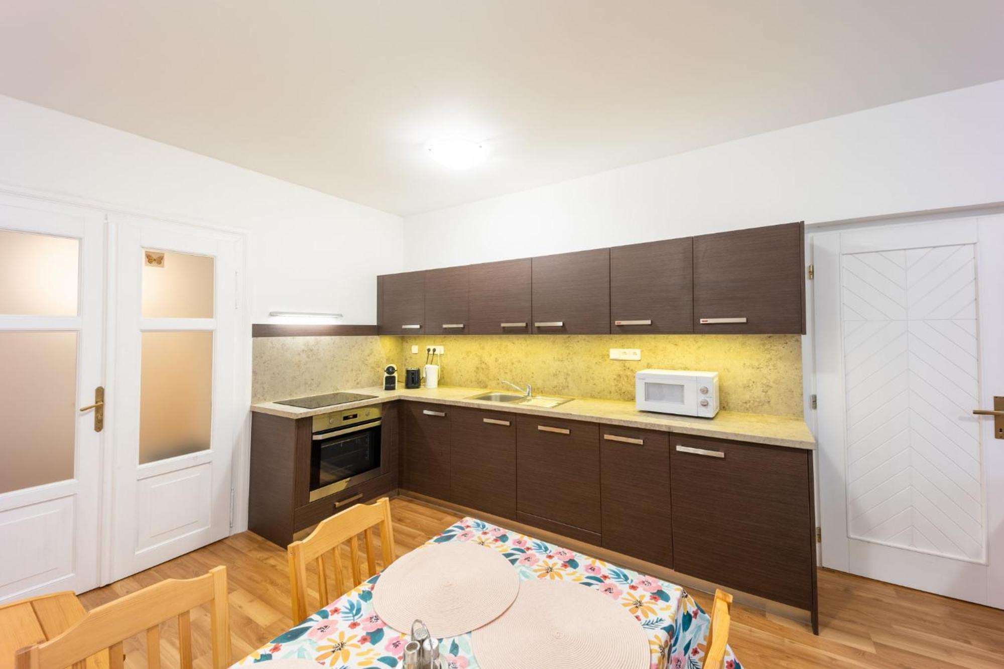 Bezauberndes Gaestehaus In Šatov Esterno foto
